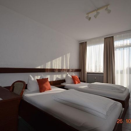 Hotel & Restaurant Main Taunus ホーホハイム・アム・マイン エクステリア 写真
